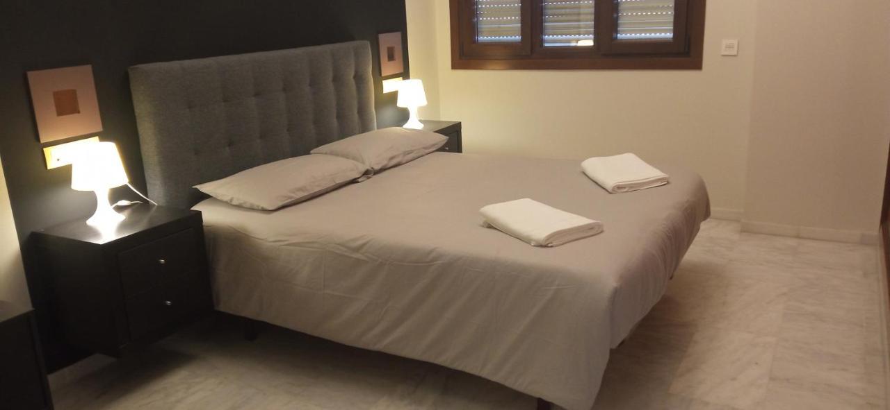 Fibes Lux Sevilla Este. Extérieur photo
